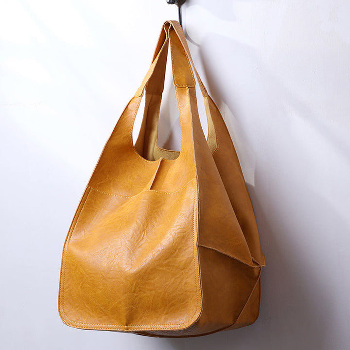 Smart unisex travel bag, an ideal companion for all your weekend adventures.