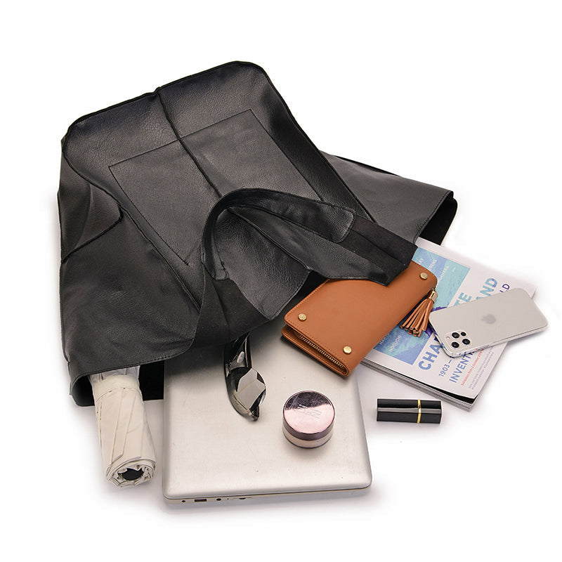 Unisex weekend handbag, comfortable and perfect for spontaneous travel plans.