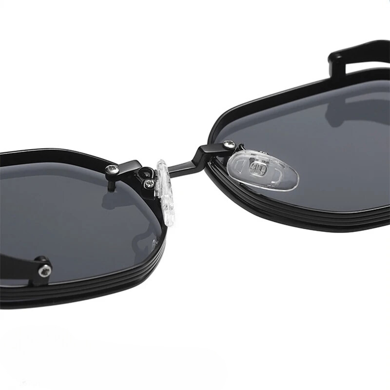 Stylish vintage steampunk shades with polarized UV protection, perfect unisex fashion accessory.