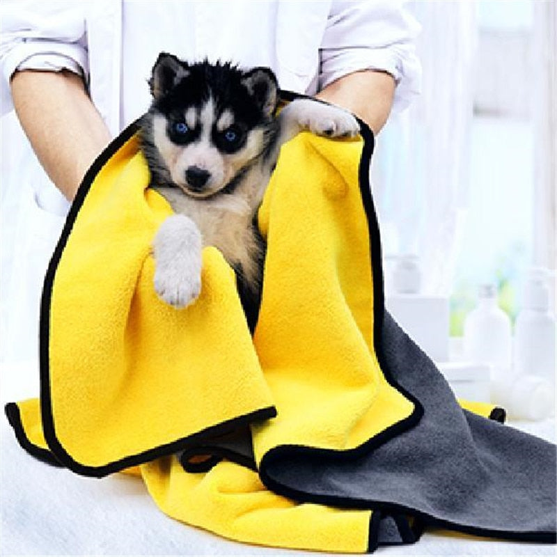 Quick dry pet grooming towel made of microfiber, essential for dog bath time