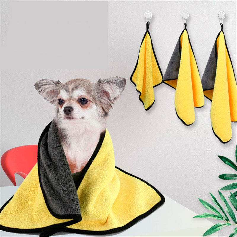 Durable unisex ultra absorbent microfiber towel for pets, ideal for drying dogs of all sizes