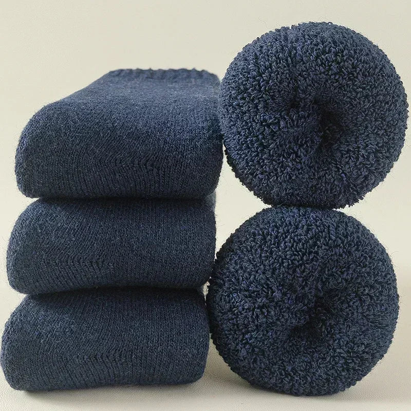 Unisex 3-pack warm socks for ultimate comfort. Winter essential, keeping feet cozy, dry, and breathable.