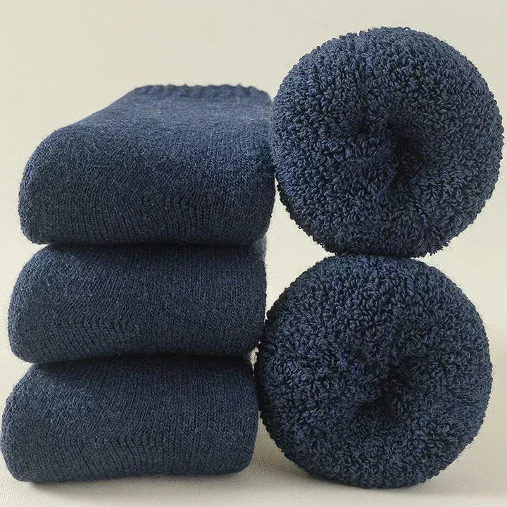 Unisex 3-pack warm socks for ultimate comfort. Winter essential, keeping feet cozy, dry, and breathable.