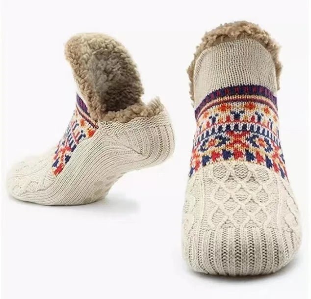 Comfortable unisex house socks, non-slip, ideal for staying warm & cozy all winter.