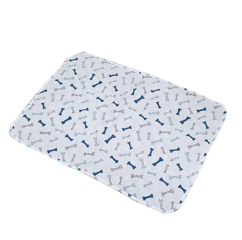 Washable dog mat, also great for cats, offering a waterproof layer for ultimate pet comfort.