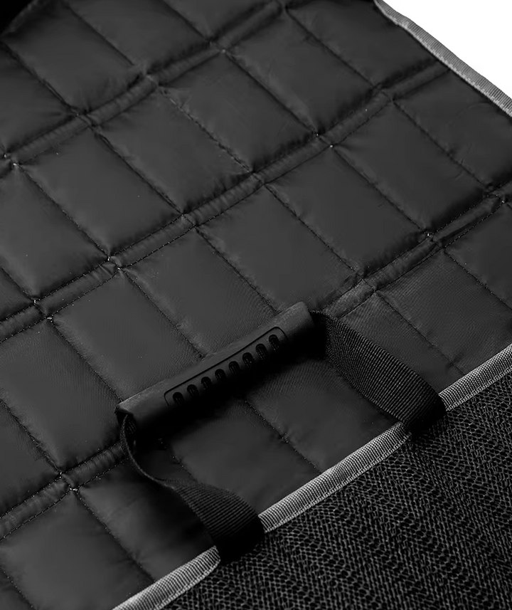 Unisex waterproof non-slip car seat mat, robust car protection for travel with dogs.
