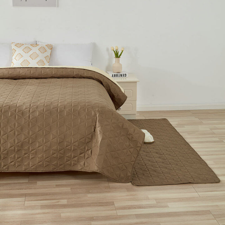 Packaged waterproof non-slip pet mat, ready for shipping, essential pet supplies, durable pet bedding