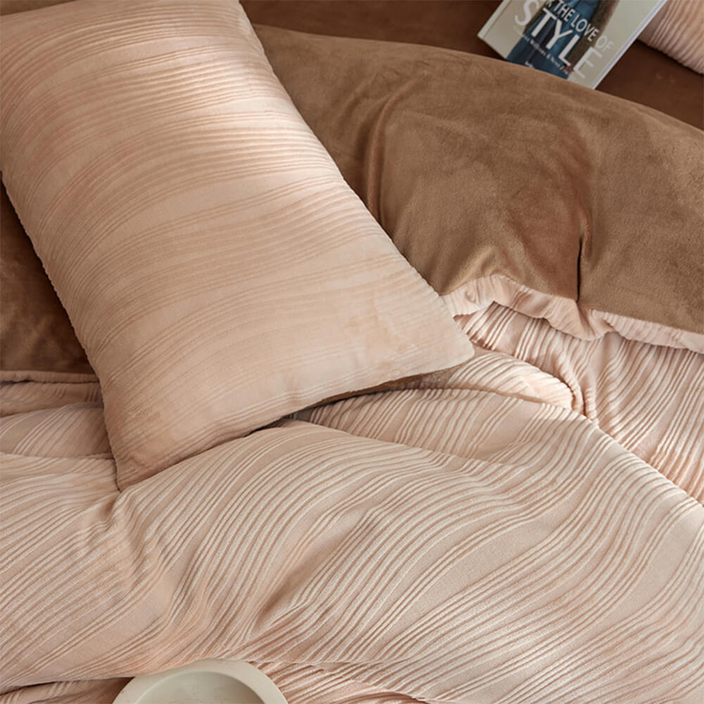 Unisex wavy line milk velvet bedding ensemble, perfect for a contemporary bedroom.