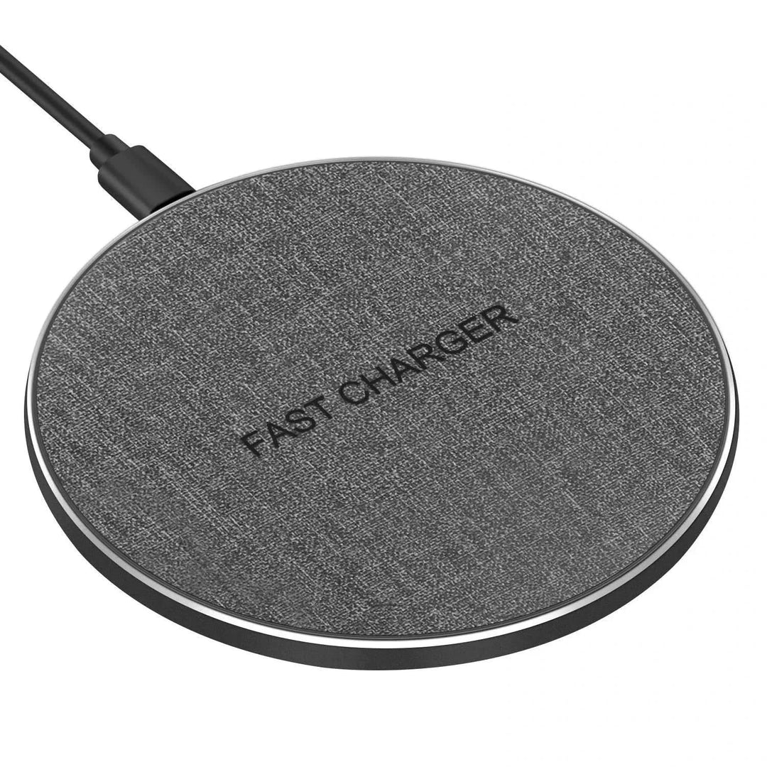 Easy-to-use wireless charger, ideal for rapidly powering up iPhone & Android devices on any desk.