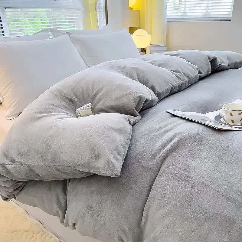 CozyCover Verdikt flannel fleece duvet cover, a warm & soft winter bedding essential.