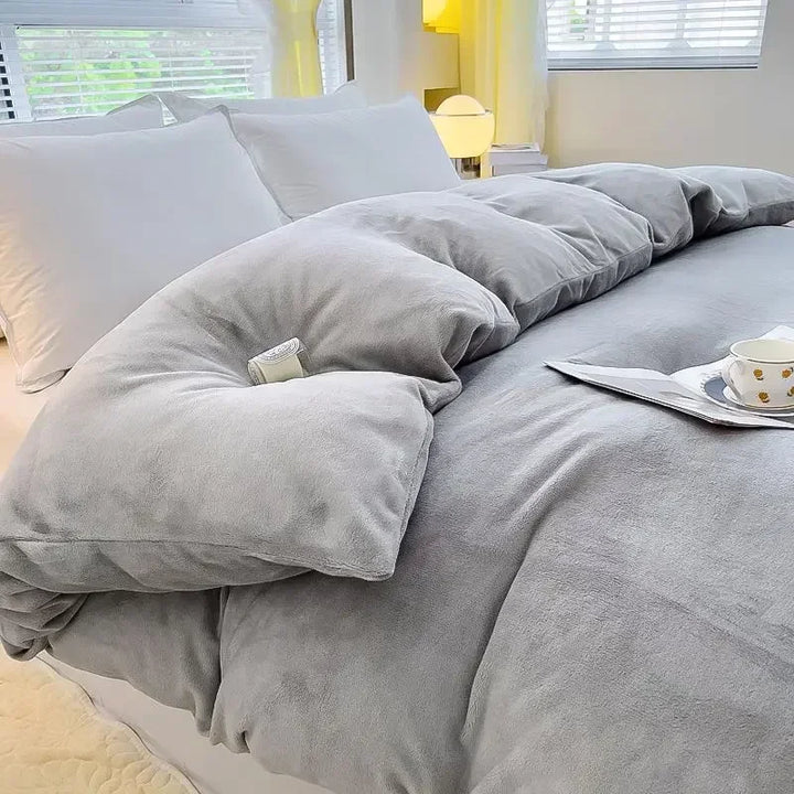 CozyCover Verdikt flannel fleece duvet cover, a warm & soft winter bedding essential.