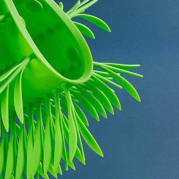 Pet feeding organizer: vibrant green silicone mat with grass design, making mealtime tidy