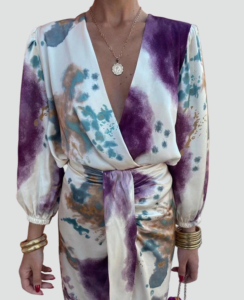 Stylish women's tie-dye wrap midi dress, a chic cocktail dress with 3/4 sleeves and a comfortable fit.