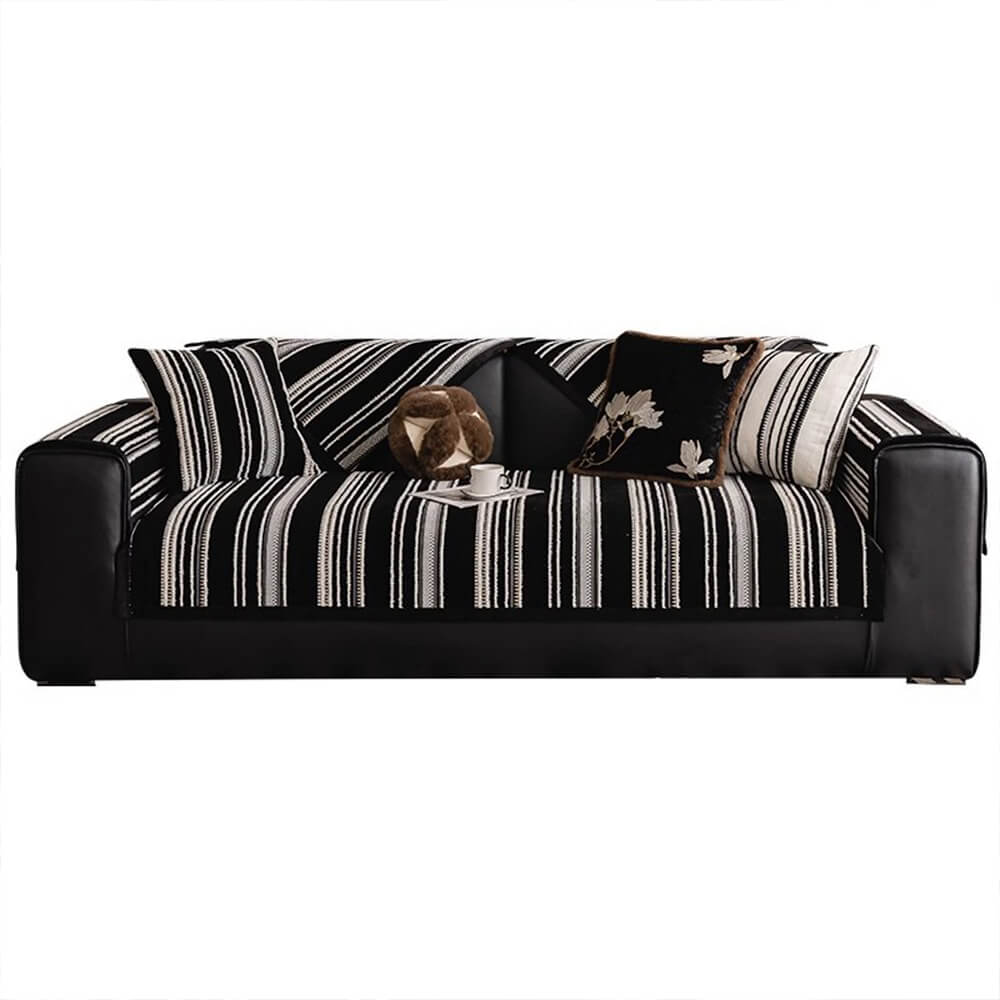 Unisex vintage jacquard chenille couch cover, non-slip design, ideal for protecting sofas and sectionals.