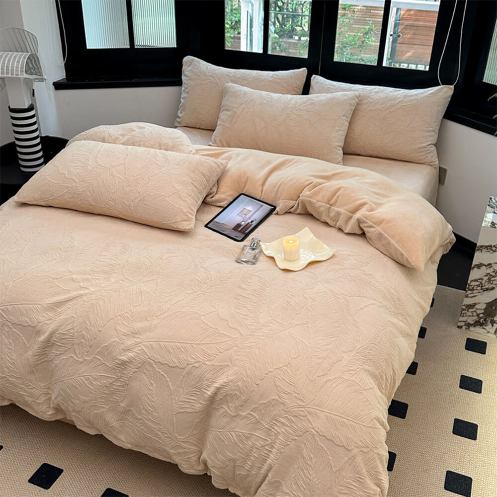 Natural leaf embossed velvet sheet set, perfect for adding warmth and style to your bed.