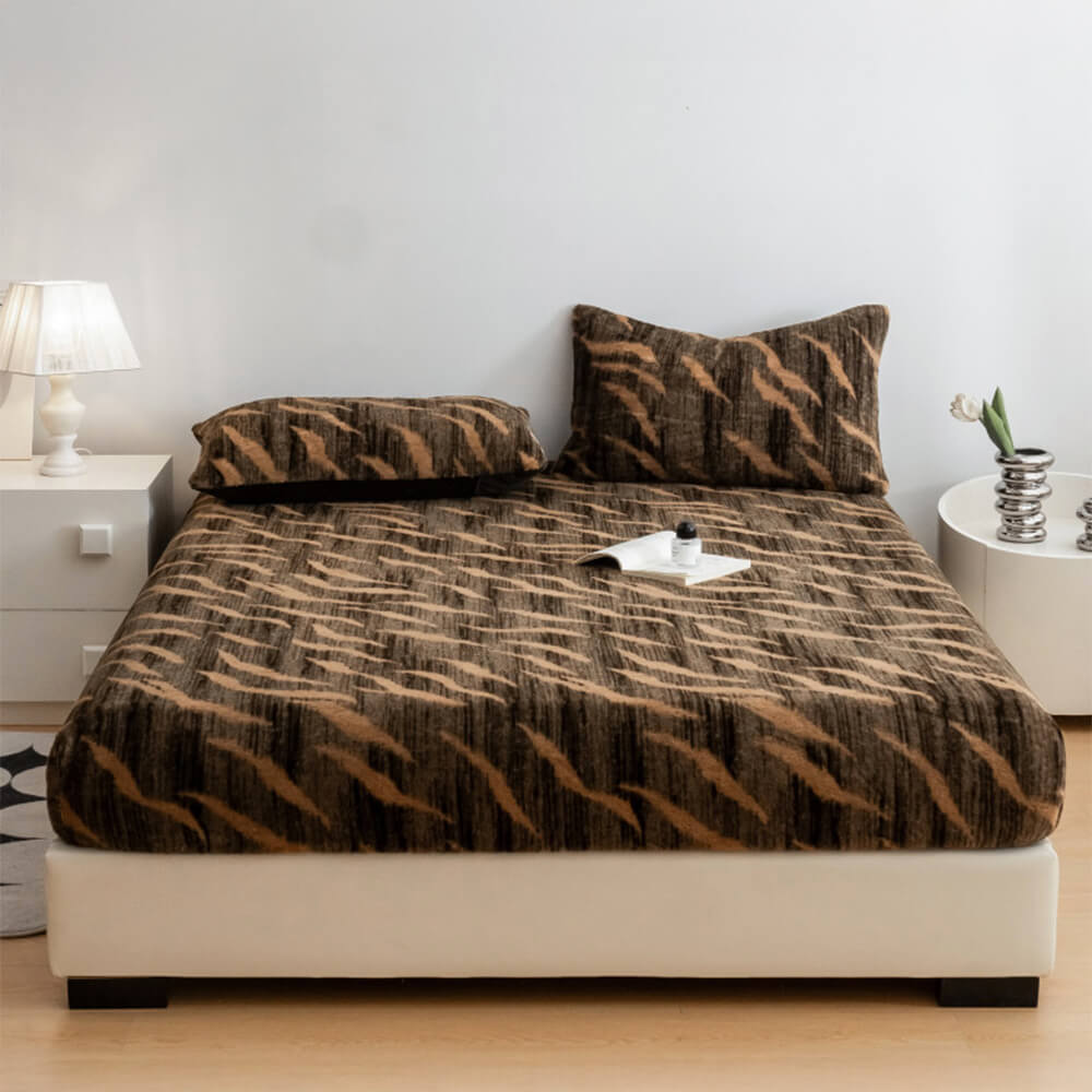 Trendy leopard print fitted sheet, cozy faux fur bedding for modern bedroom