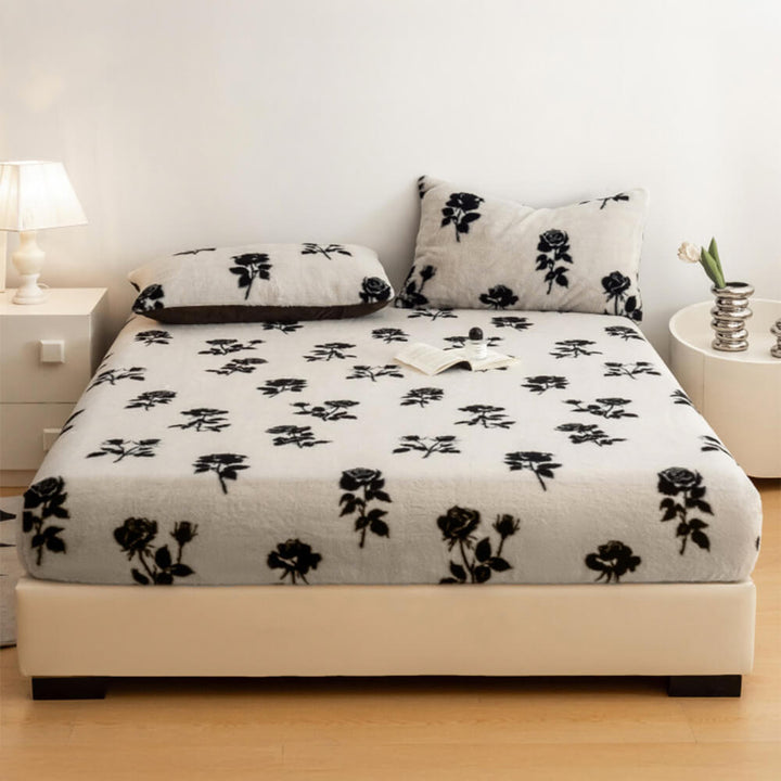 Comforting leopard print fitted sheet, premium faux fur for ultimate coziness