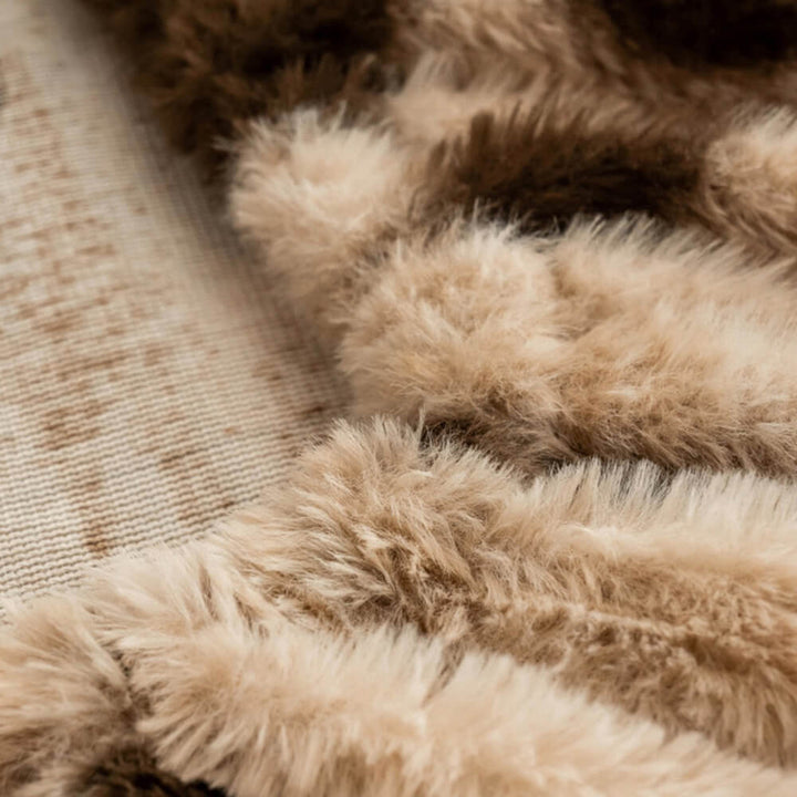 Elegant leopard print faux fur fitted sheet, adds a cozy and chic touch to bedroom