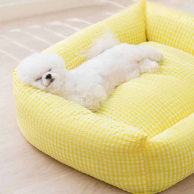 Breathable pet bed, rectangle shape, washable cover makes it ideal for dogs and cats