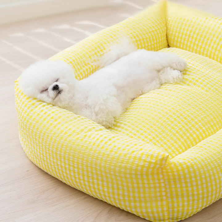 Breathable pet bed, rectangle shape, washable cover makes it ideal for dogs and cats