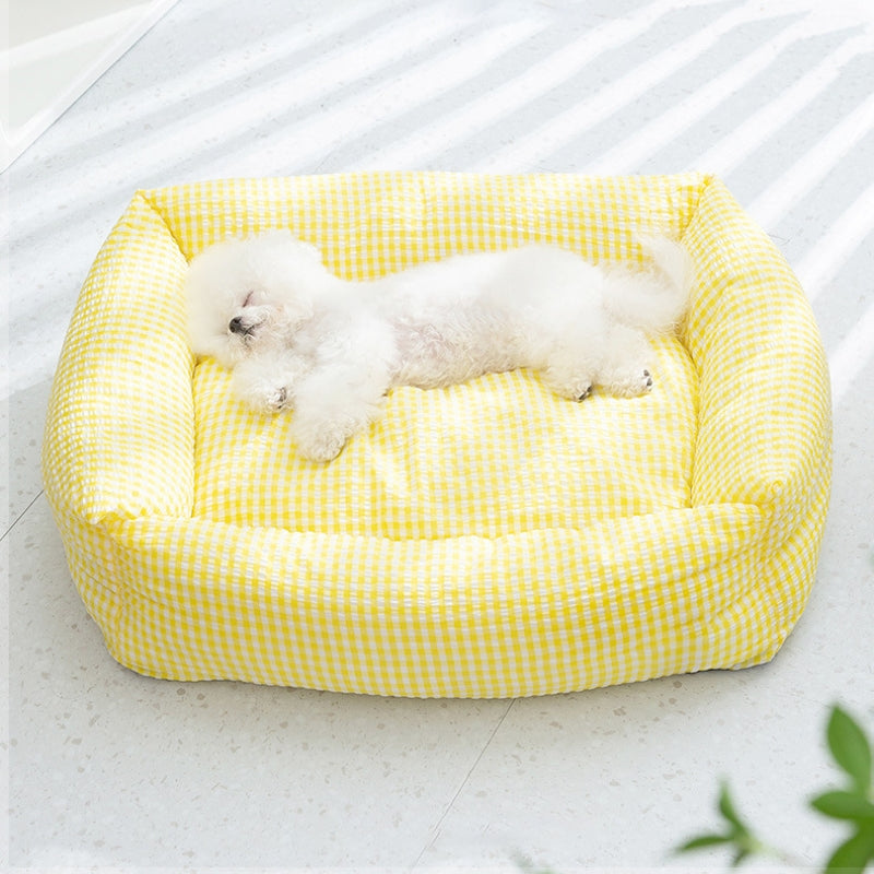 Cozy rectangle pet bed for dogs and cats, featuring a removable and washable cover