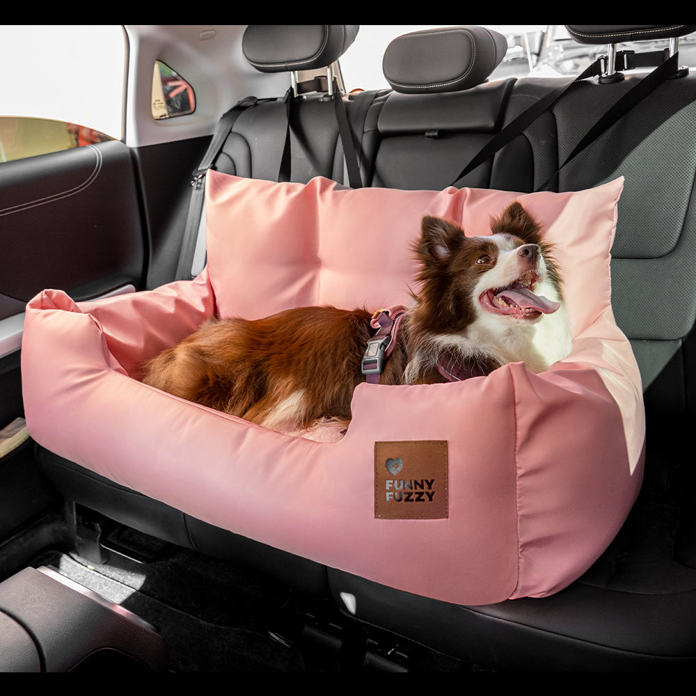Detail of the non-slip bottom on waterproof dog car seat bolster for travel