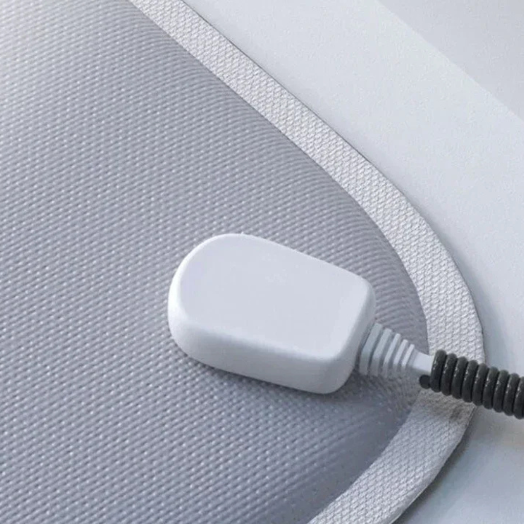 Pet heating mat for dogs & cats, electric & waterproof, ensuring winter warmth