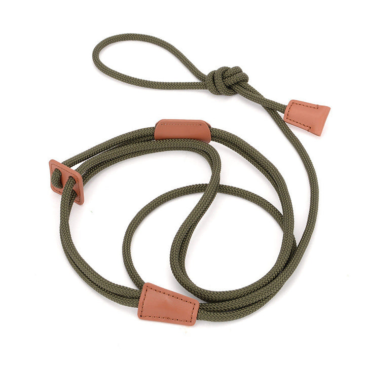 Unisex weatherproof nylon dog leash, reflective black, for safe night training and walks.