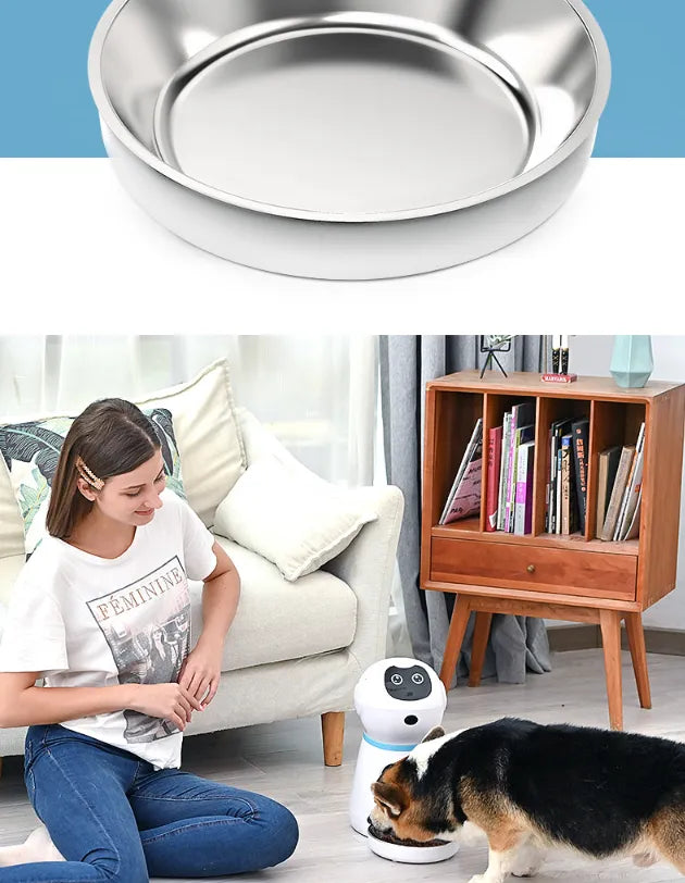 Automatic dog feeder in white, designed for pet owners seeking convenience and programmed feeding