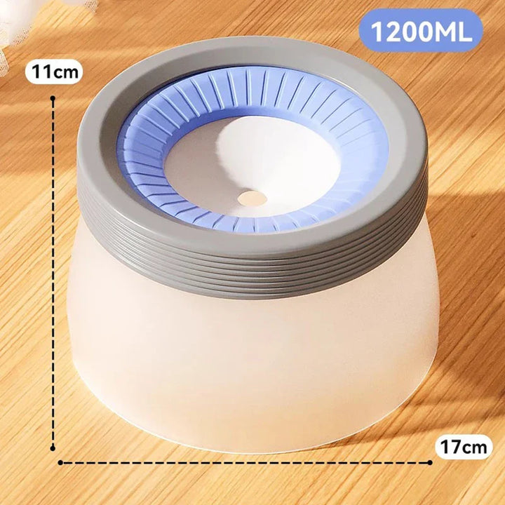 Multi-functional pet hydration solution: a leak-proof water bowl, great for both indoor use and dog adventures.