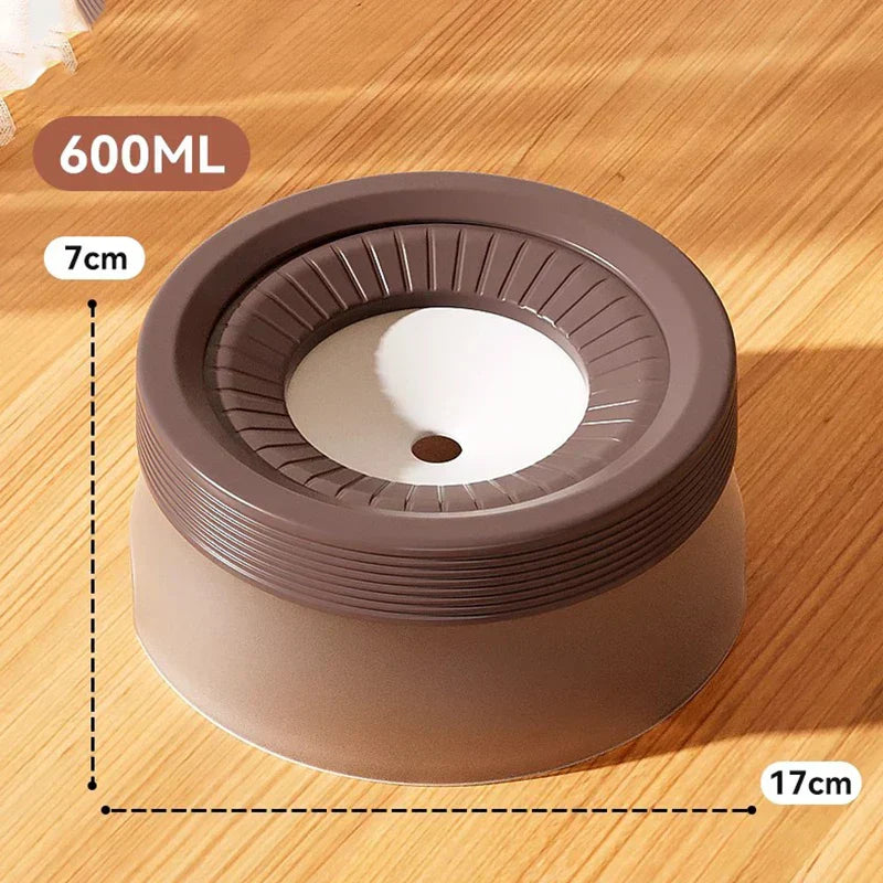 Leak-proof pet water bowl with a non-slip base, ensuring stability for dogs during travel or home use.
