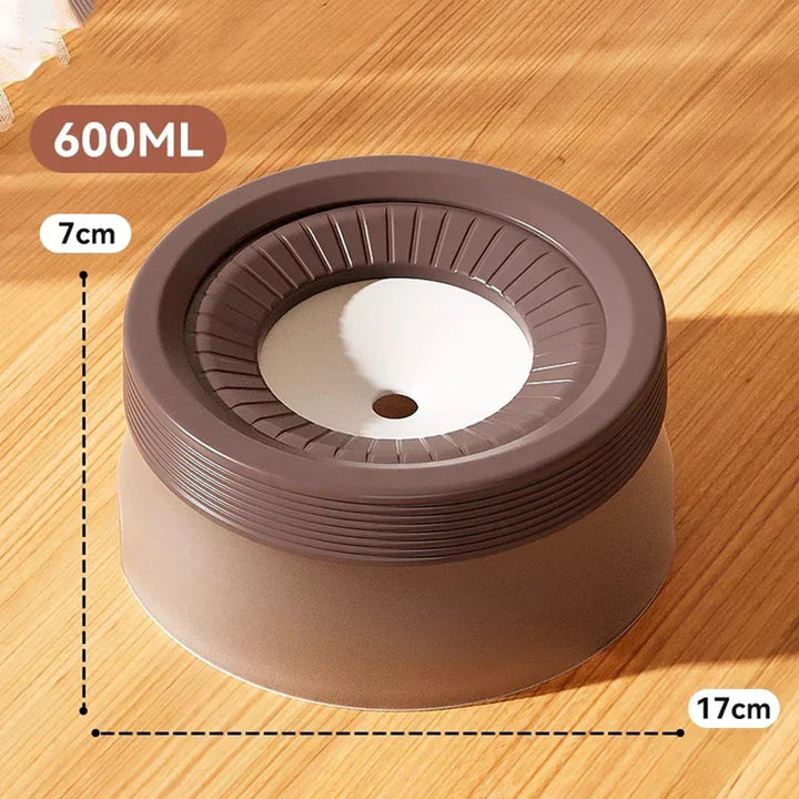 Leak-proof pet water bowl with a non-slip base, ensuring stability for dogs during travel or home use.