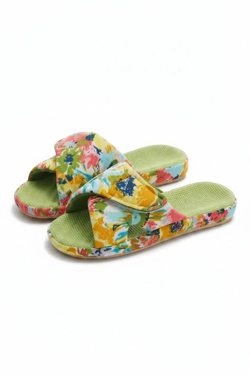 Detailed view of cushioned sole on women's open toe house slippers, providing ultimate comfort.