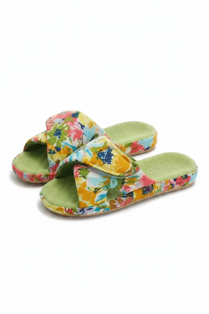 Detailed view of cushioned sole on women's open toe house slippers, providing ultimate comfort.