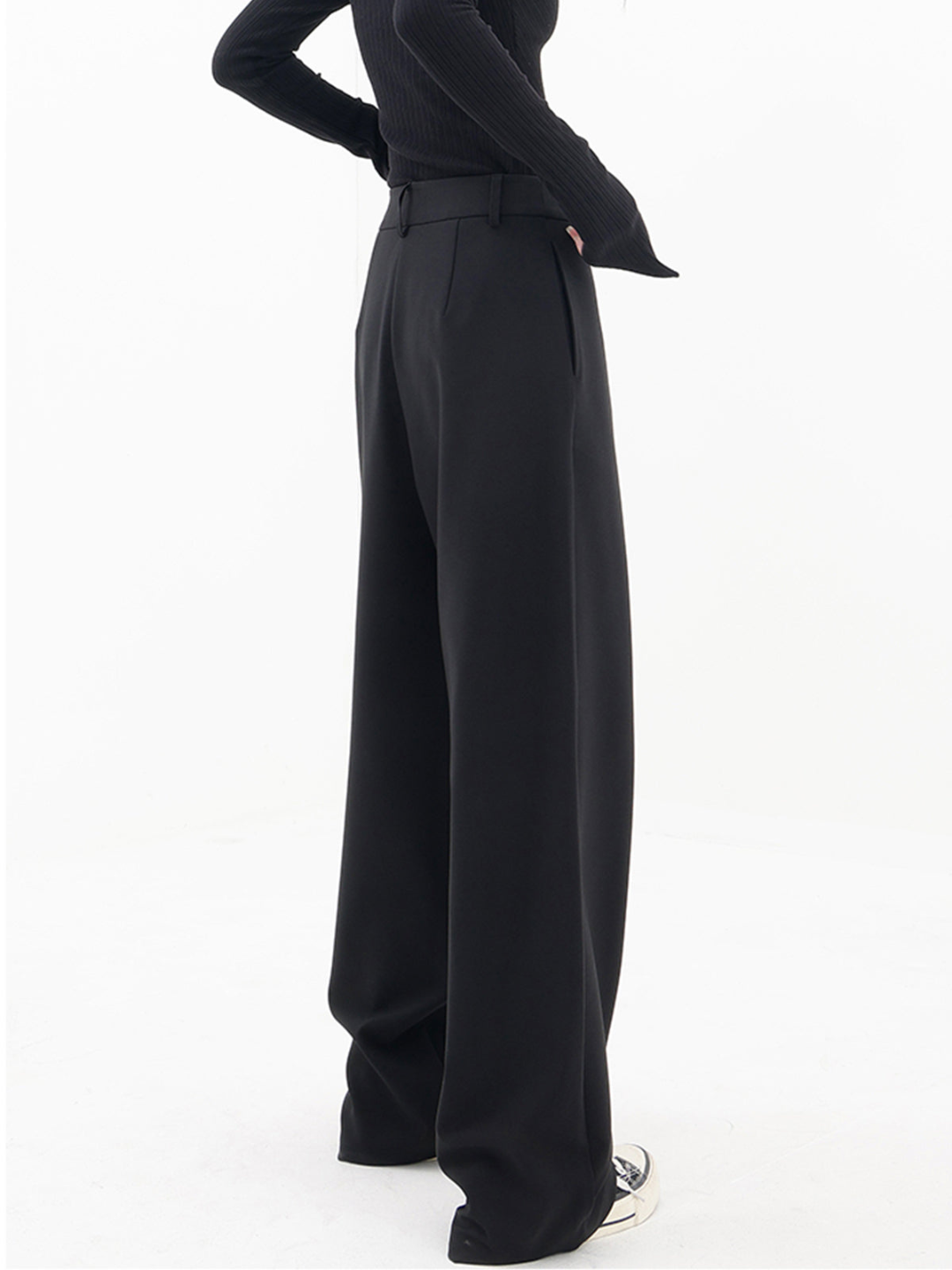 High waist women's relaxed fit baggy trousers, designed for ultimate comfort and versatile casual wear.