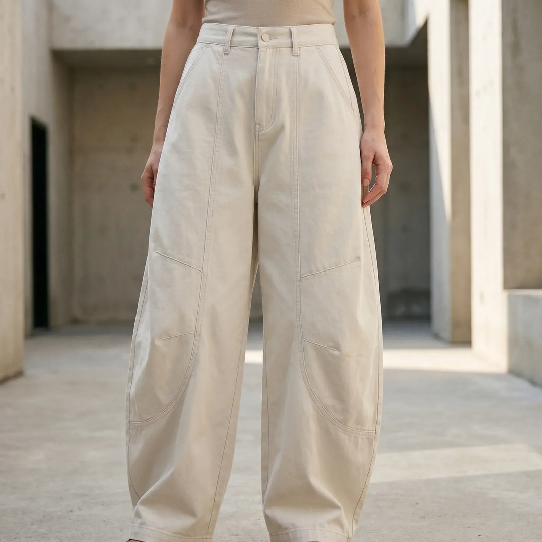 Women's baggy barrel-leg pants, low rise, relaxed fit. Perfect for streetwear & vintage style.