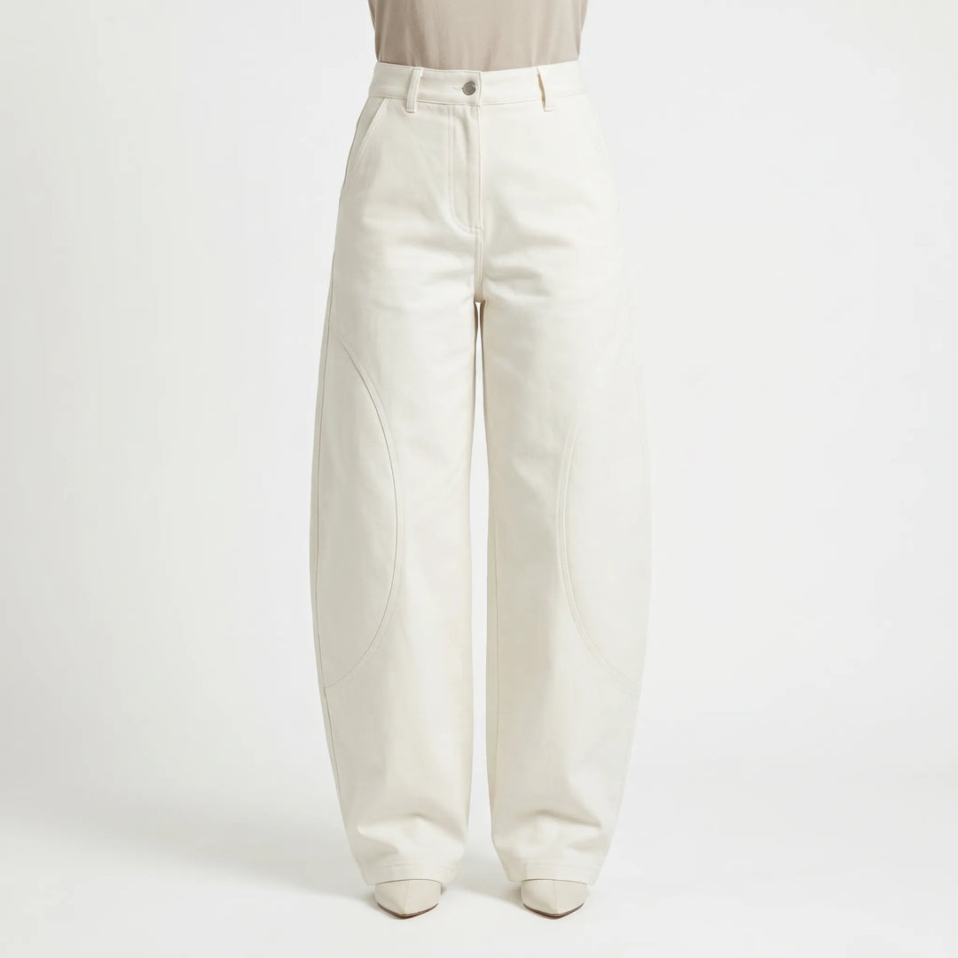 Women's low-rise baggy barrel-leg pants. Loose fit, comfortable & stylish for summer outfits.