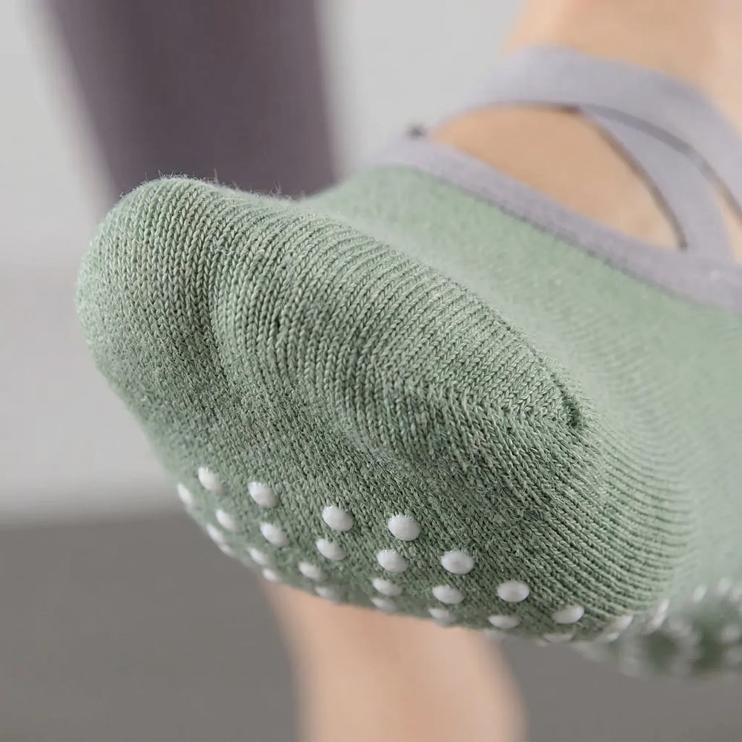 Ballet studio socks for women, featuring non-slip grip soles. Ideal activewear for barre & dance classes.