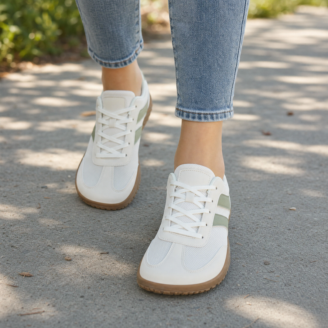 Non-slip women's barefoot trainers, perfect for walking and everyday activities.