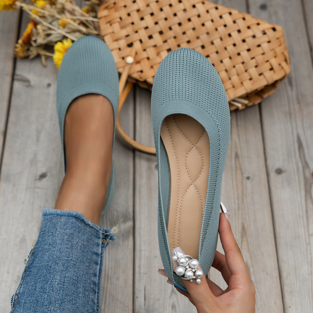 Everyday women's orthopedic shoes, comfortable slip-on ballerinas for versatile wear.