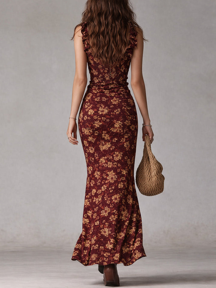 Chic women's bohemian floral maxi dress with ruffles & slit, versatile for summer day or evening wear.