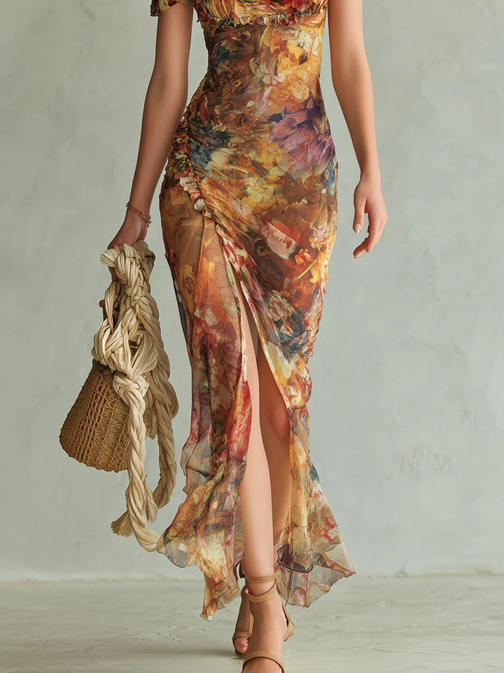 Stylish women's vacation boho floral maxi dress, featuring a flattering sweetheart neckline.