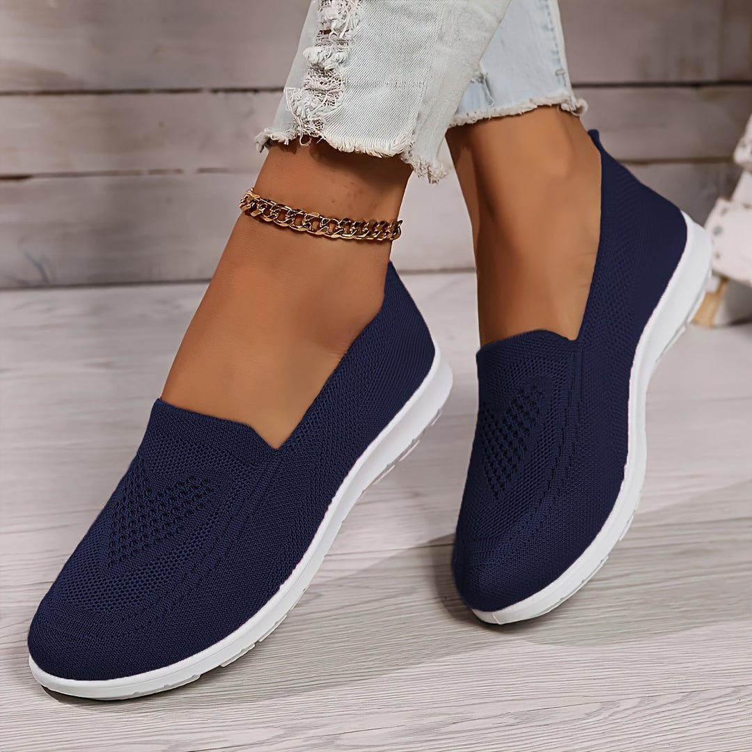 Easy slip-on women's flatform loafers, featuring breathable knit mesh and a comfortable round toe design.