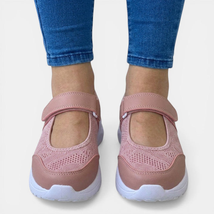Casual slip-on women's sneakers with orthopedic support, ideal for everyday wear. Breathable & comfortable.