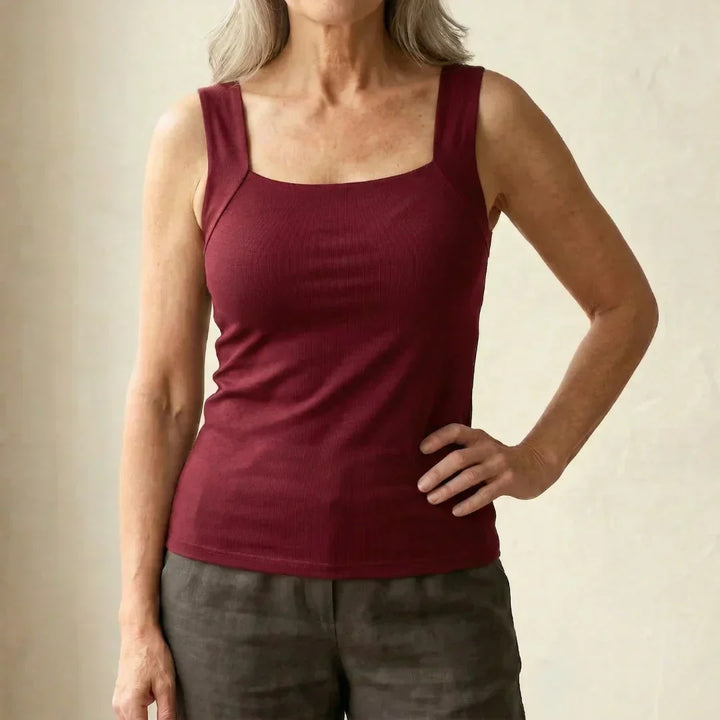 Experience wire-free comfort with this women's built-in bra tank top, ideal for everyday wear.