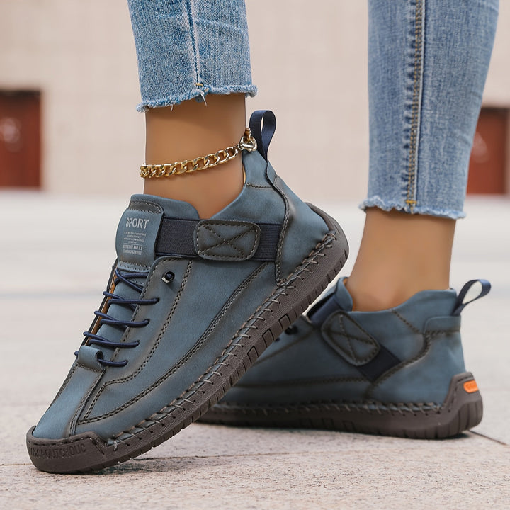 Fashionable women's casual stitched lace-up sneakers, ideal for versatile everyday outfits.