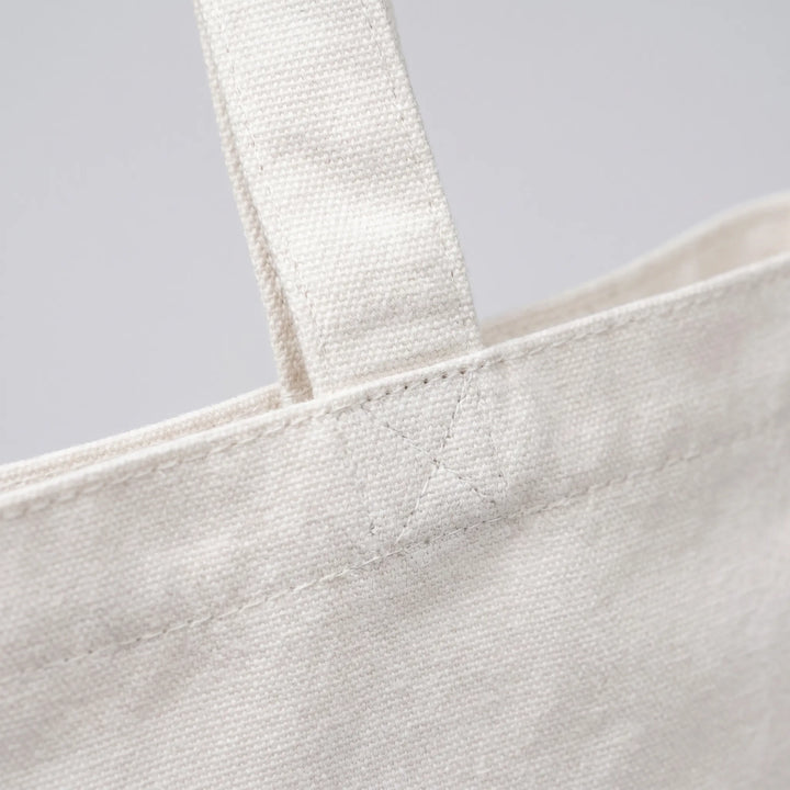 Everyday women's casual tote bag, practical shoulder carry, vibrant print, ideal for shopping or daily errands.