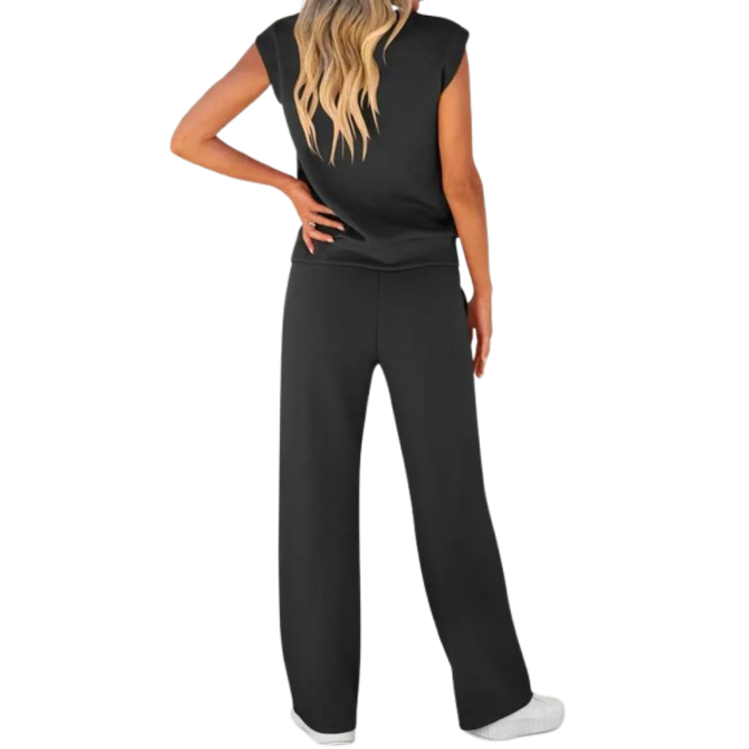 Stylish women's lounge set with a soft, relaxed fit, perfect for summer casual & plus size fashion.