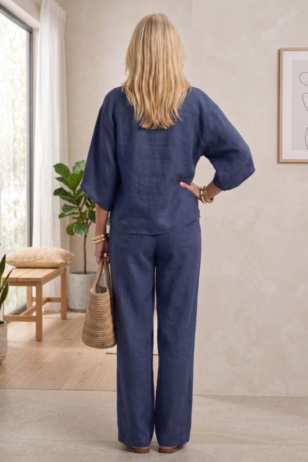 Everyday women's comfort set, a versatile two-piece that's perfect for casual outings or relaxation.