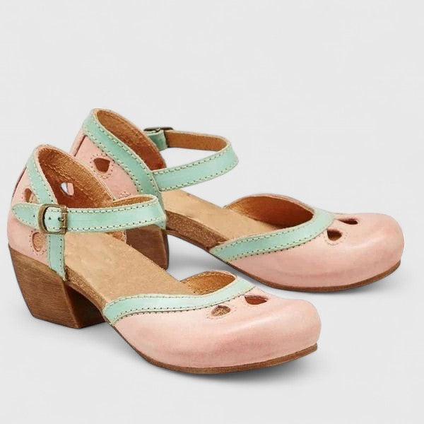 Comfortable women's walking sandals, perfect for daily wear and outdoor summer activities.